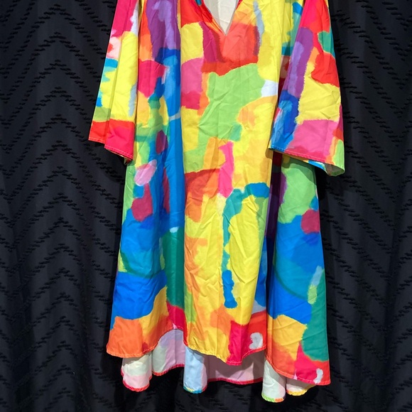 Chic Multicolor Abstract Dress - Picture 4 of 4